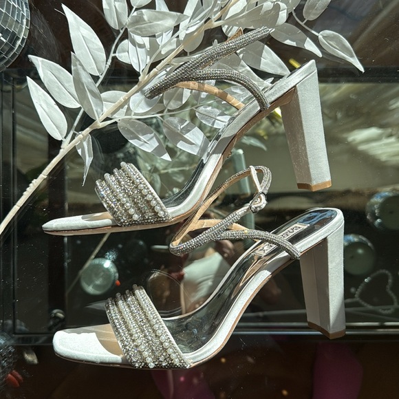 Badgley Mischka Kari Block Heel - Picture 15 of 16